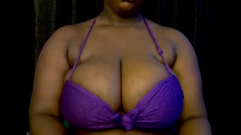 Snapshot of ebony_plumx12 chatting on 10, 10, 2025 Prisy online show from 10, 10, 2025