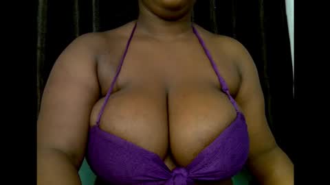 Snapshot of ebony_plumx12 chatting on 16, 10, 2025 Prisy online show from 16, 10, 2025