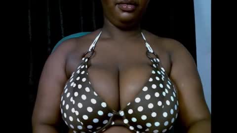 Snapshot of ebony_plumx12 chatting on 18, 10, 2025 Prisy online show from 18, 10, 2025