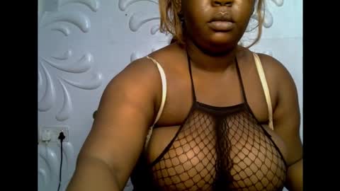 Snapshot of ebony_plumx12 chatting on 9, 11, 2025 Prisy online show from 9, 11, 2025