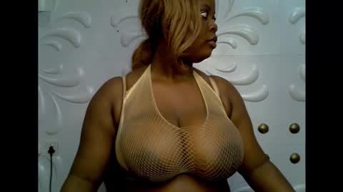 Snapshot of ebony_plumx12 chatting on 9, 11, 2025 Prisy online show from 9, 11, 2025