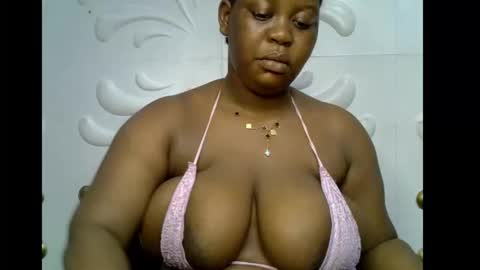 Snapshot of ebony_plumx12 chatting on 18, 11, 2025 Prisy online show from 18, 11, 2025