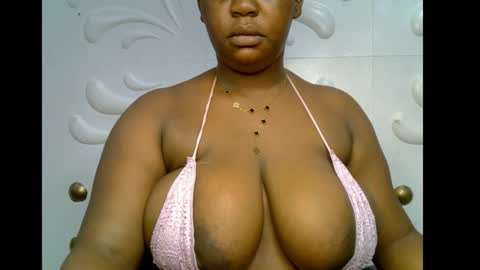 Snapshot of ebony_plumx12 chatting on 21, 11, 2025 Prisy online show from 21, 11, 2025