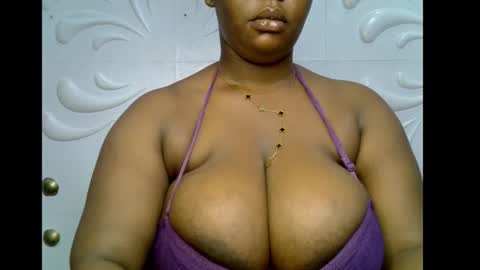 Snapshot of ebony_plumx12 chatting on 25, 11, 2025 Prisy online show from 25, 11, 2025