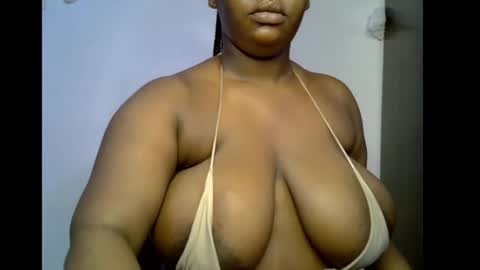 Snapshot of ebony_plumx12 chatting on 14, 12, 2025 Prisy online show from 14, 12, 2025