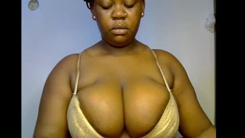 Snapshot of ebony_plumx12 chatting on 16, 12, 2025 Prisy online show from 16, 12, 2025