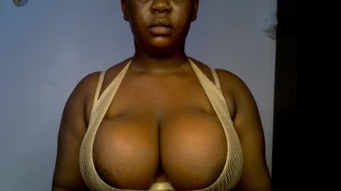 Snapshot of ebony_plumx12 chatting on 16, 12, 2025 Prisy online show from 16, 12, 2025