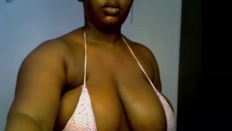 Snapshot of ebony_plumx12 chatting on 21, 12, 2025 Prisy online show from 21, 12, 2025