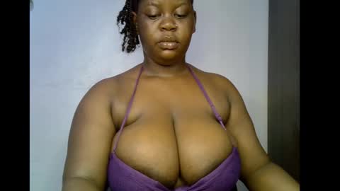 Snapshot of ebony_plumx12 chatting on 23, 12, 2025 Prisy online show from 23, 12, 2025