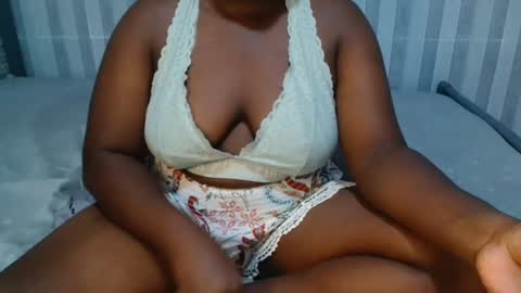 Snapshot of ebony_sabrina chatting on 4, 3, 2025 Sabrina online show from 4, 3, 2025