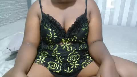Snapshot of ebony_sabrina chatting on 29, 10, 2025 Sabrina online show from 29, 10, 2025