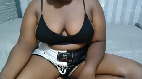 Snapshot of ebony_sabrina chatting on 6, 11, 2025 Sabrina online show from 6, 11, 2025
