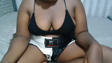 Snapshot of ebony_sabrina chatting on 7, 11, 2025 Sabrina online show from 7, 11, 2025