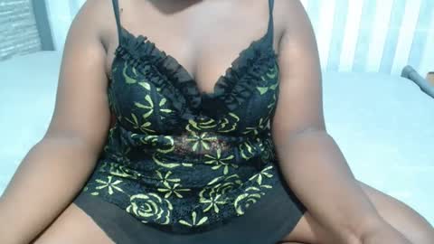 Snapshot of ebony_sabrina chatting on 4, 12, 2025 Sabrina online show from 4, 12, 2025