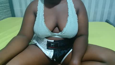 Snapshot of ebony_sabrina chatting on 14, 12, 2025 Sabrina online show from 14, 12, 2025