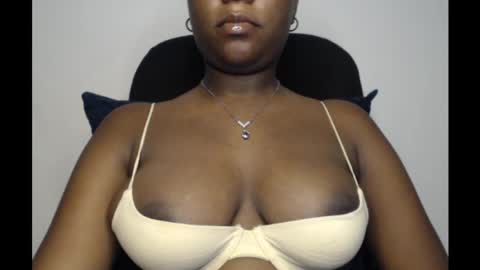 Snapshot of ebony_sexy_queen chatting on 8, 2, 2025 Racheal online show from 8, 2, 2025