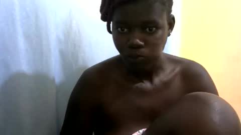 Snapshot of ebonybloom01 chatting on 29, 10, 2025 ebonybloom01 online show from 29, 10, 2025