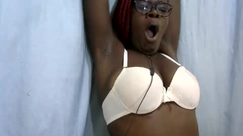 Snapshot of ebonybloom01 chatting on 5, 11, 2025 ebonybloom01 online show from 5, 11, 2025