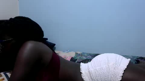 Snapshot of ebonybloom01 chatting on 13, 11, 2025 ebonybloom01 online show from 13, 11, 2025