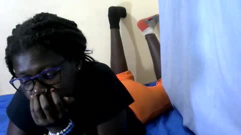 Snapshot of ebonybloom01 chatting on 23, 11, 2025 ebonybloom01 online show from 23, 11, 2025