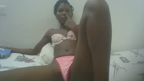 Snapshot of ebonycutegal1996 chatting on 17, 2, 2025 TRIZER online show from 17, 2, 2025