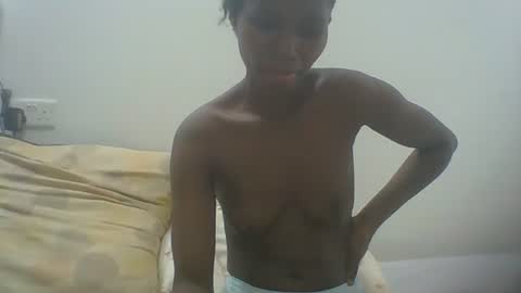 Snapshot of ebonycutegal1996 chatting on 24, 2, 2025 TRIZER online show from 24, 2, 2025