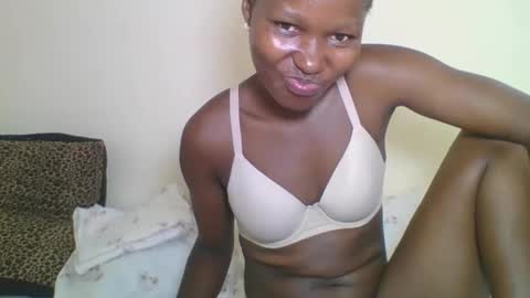 Snapshot of ebonycutegal1996 chatting on 17, 11, 2025 TRIZER online show from 17, 11, 2025