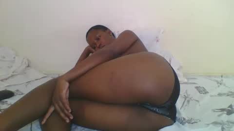 Snapshot of ebonycutegal1996 chatting on 2, 12, 2025 TRIZER online show from 2, 12, 2025