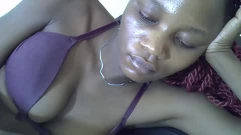 Snapshot of ebonycutegal4 chatting on 26, 11, 2025 MELLEN online show from 26, 11, 2025