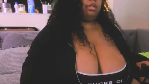 Snapshot of ebonygoddesskira chatting on 3, 1, 2025  Ebony Goddess Kira  online show from 3, 1, 2025