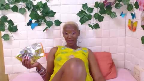 Snapshot of ebonyolive69 chatting on 8, 10, 2025 Cindy online show from 8, 10, 2025