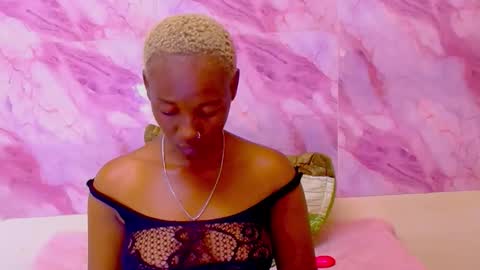 Snapshot of ebonyolive69 chatting on 25, 10, 2025 Cindy online show from 25, 10, 2025