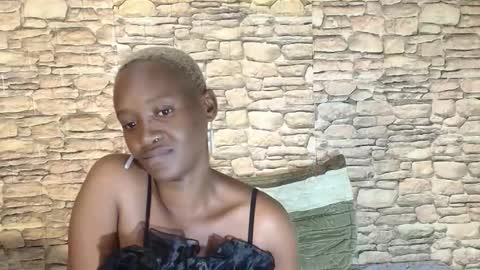 Snapshot of ebonyolive69 chatting on 28, 10, 2025 Cindy online show from 28, 10, 2025