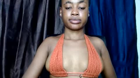 Snapshot of ebonypussy_xx chatting on 10, 10, 2025 ebonypussy_xx online show from 10, 10, 2025