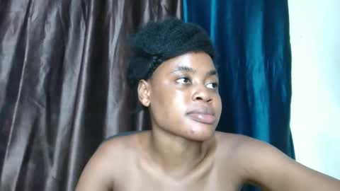 Snapshot of ebonypussy_xx chatting on 15, 10, 2025 ebonypussy_xx online show from 15, 10, 2025