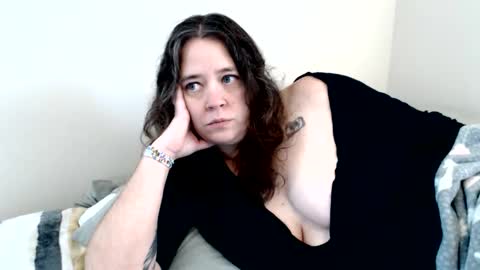 Snapshot of echosol17 chatting on 11, 11, 2025 Weird Echo online show from 11, 11, 2025