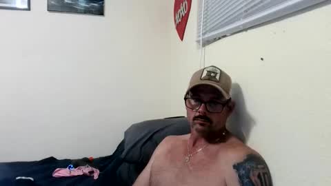 edgeonthebeach727 online show from 4, 4, 2026