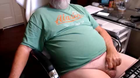 Snapshot of edginginedmonton chatting on 6, 11, 2025 edginginedmonton online show from 6, 11, 2025