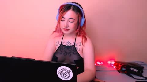 Snapshot of ediefris chatting on 8, 1, 2025 fickle demon made of clumps of matter online show from 8, 1, 2025