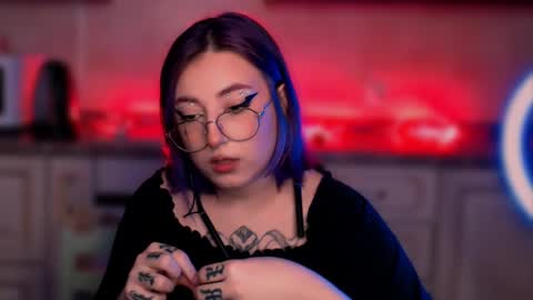 Snapshot of ediefris chatting on 17, 2, 2025 fickle demon made of clumps of matter online show from 17, 2, 2025