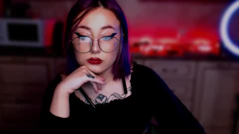 Snapshot of ediefris chatting on 27, 2, 2025 fickle demon made of clumps of matter online show from 27, 2, 2025