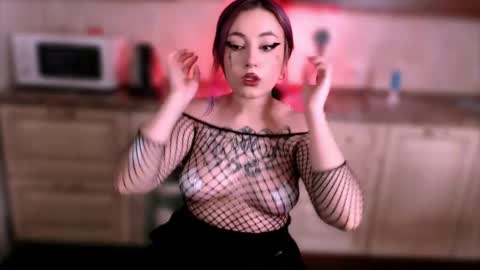 Snapshot of ediefris chatting on 7, 3, 2025 fickle demon made of clumps of matter online show from 7, 3, 2025