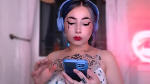 Snapshot of ediefris chatting on 18, 9, 2025 fickle demon made of clumps of matter online show from 18, 9, 2025