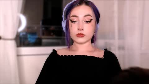 Snapshot of ediefris chatting on 14, 10, 2025 fickle demon made of clumps of matter online show from 14, 10, 2025