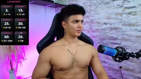 Snapshot of edward__clarck chatting on 2, 2, 2025 EDWARD CLARCK online show from 2, 2, 2025