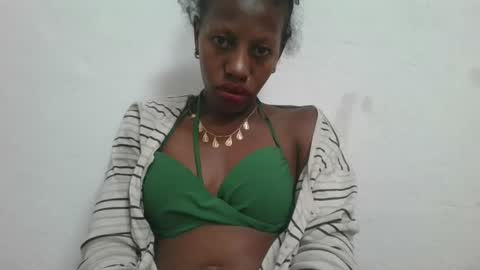 Snapshot of edwige770943 chatting on 7, 6, 2026 edwige770943 online show from 7, 6, 2026