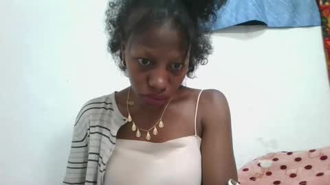 Snapshot of edwige770943 chatting on 8, 6, 2026 edwige770943 online show from 8, 6, 2026
