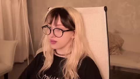 EVA NON NUDE online show from 26, 6, 2026