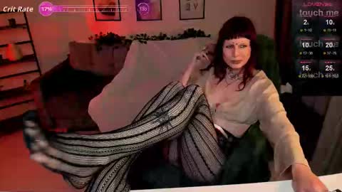 Snapshot of effie_mirel chatting on 4, 11, 2025 Effie online show from 4, 11, 2025