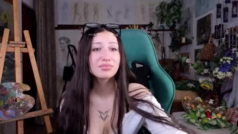 effiemeowley online show from 18, 4, 2026